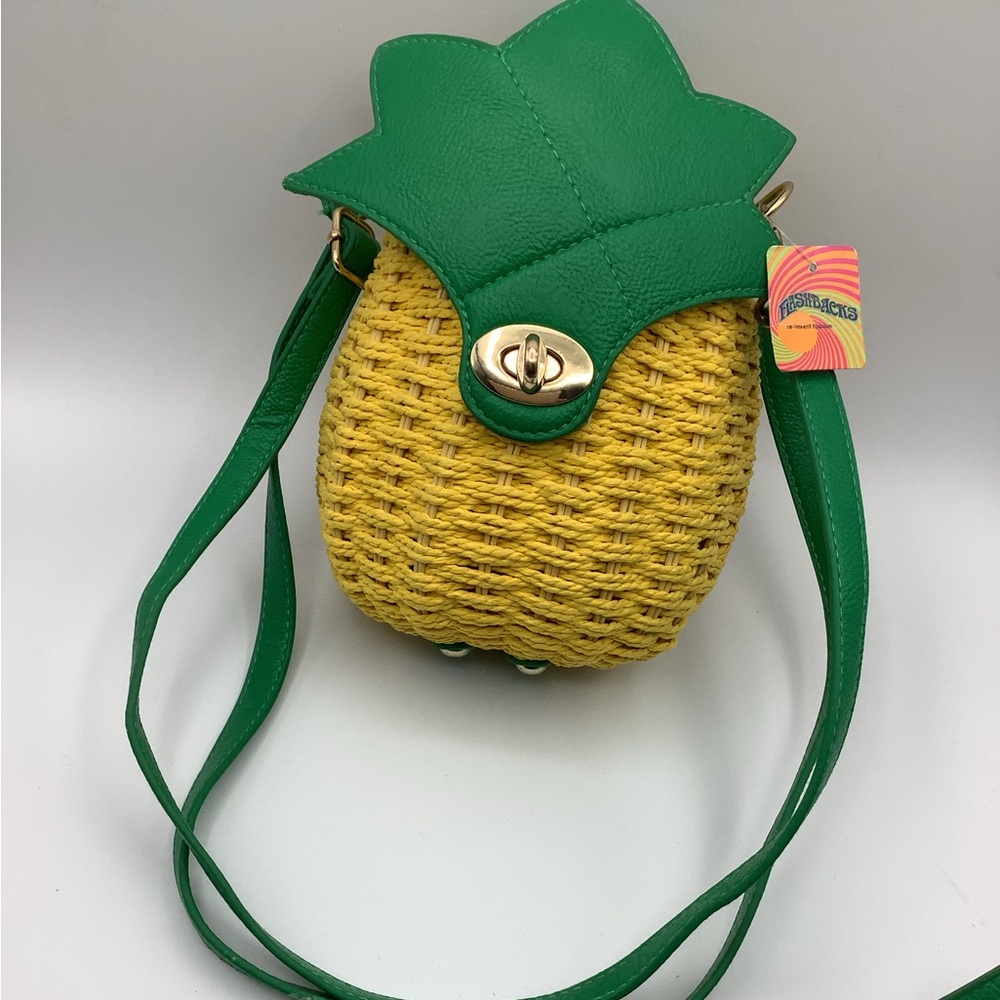 Flashbacks Pineapple Cute Purse 9” Length Green Leaf And Yellow Design